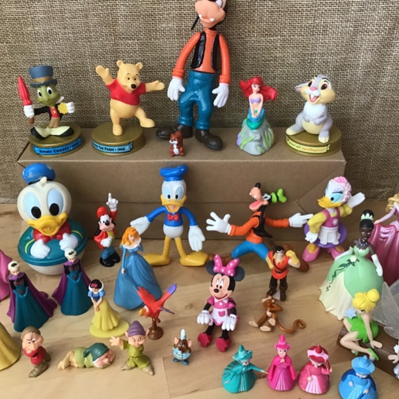 Disney Figurines Lot - Picture 12 of 12
